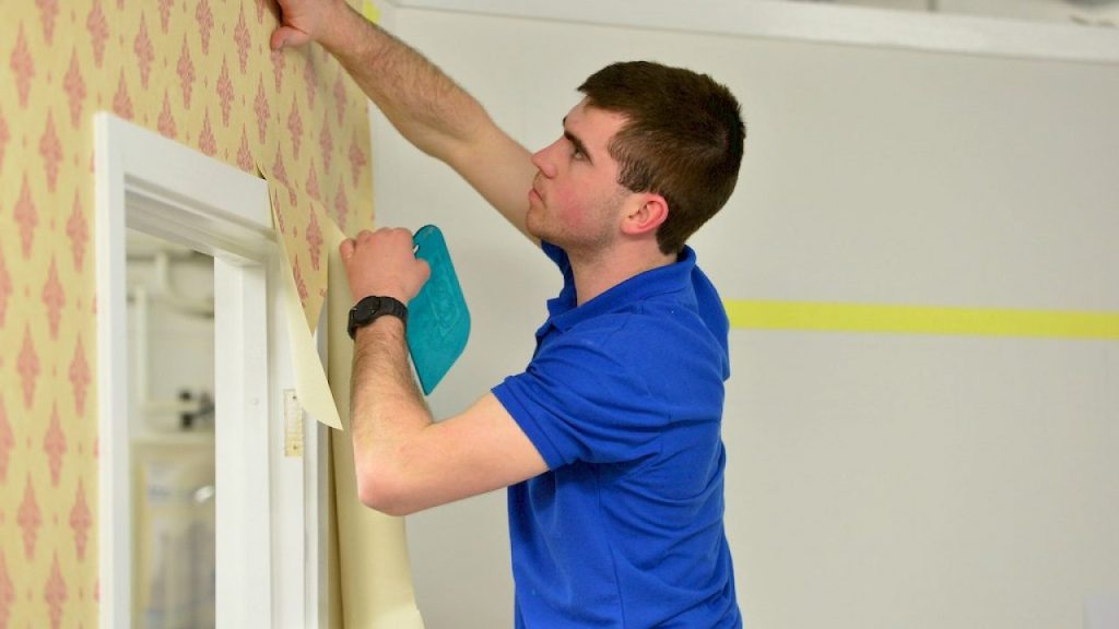 Wallpaper fixing and installation